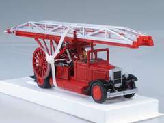 ZIS-11 LGPO Automotive Fire ladder removable open cab LOMO-AVM 1:43