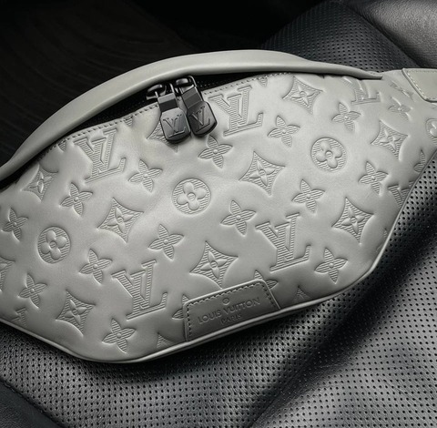 Поясная сумка Louis Vuitton Discovery PM Monogram Shadow Grey