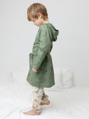 халат  для мальчика  К 5763/зеленый камень,динозавры