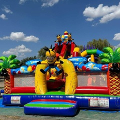 Надувной батут с горкой «Миньён»