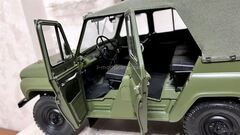 UAZ-469 with trailer 1:8 DeAgostini fully assembled
