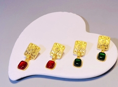 Серьги CHANEL в лимонной позолоте со вставкой зеленого цвета