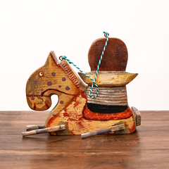 Деревянная статуэтка 