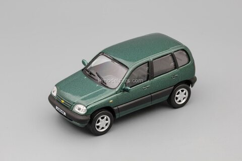 VAZ-2123 Niva Chevrolet Lada metallic green Cararama 1:43