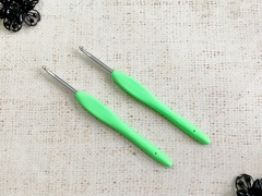 Крючки для вязания с резиновой ручкой 4,0 мм