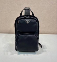 Рюкзак Prada Re-nylon слинг, черный