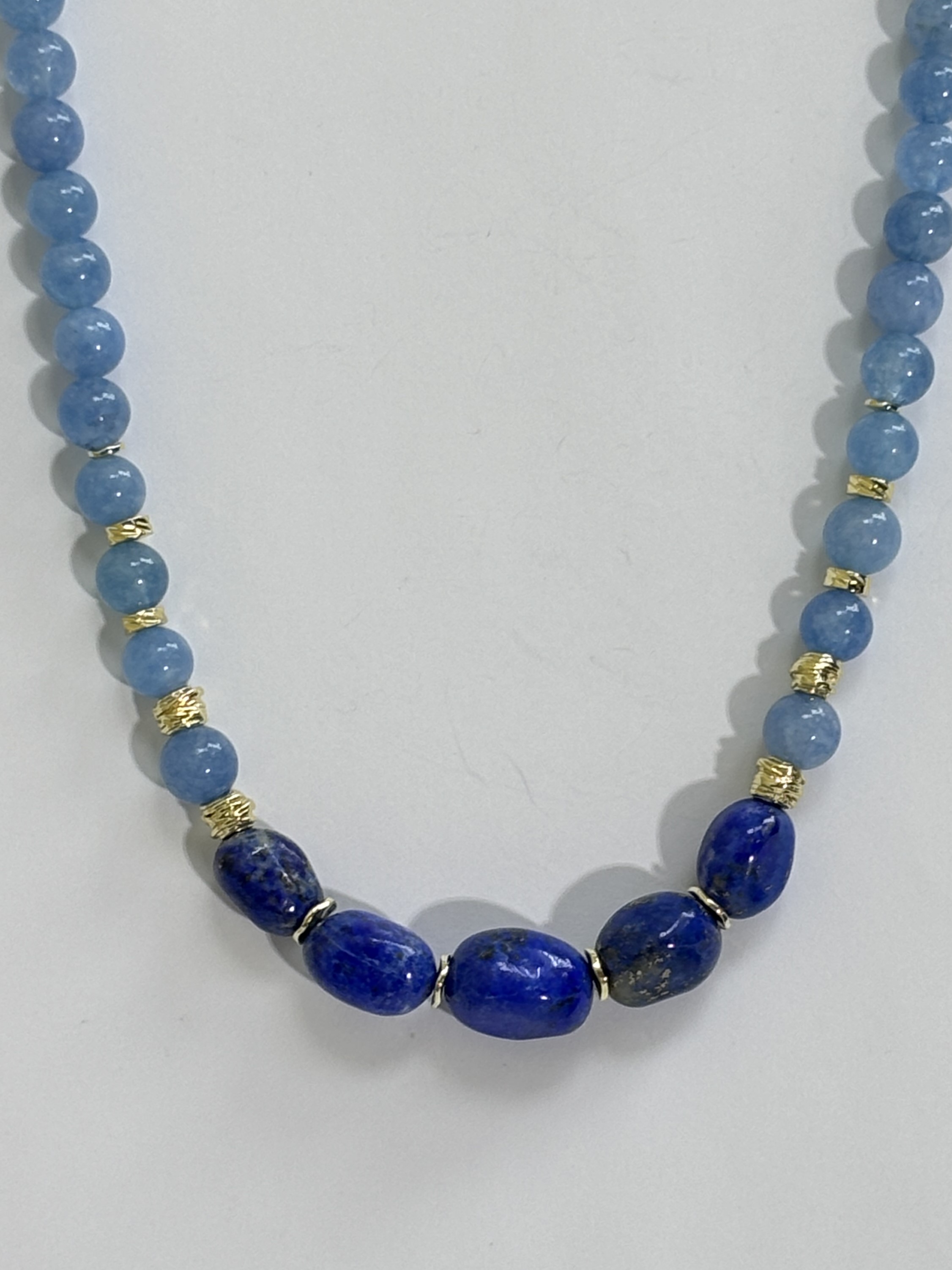 Аквамарины (бусы из натуральных камней)