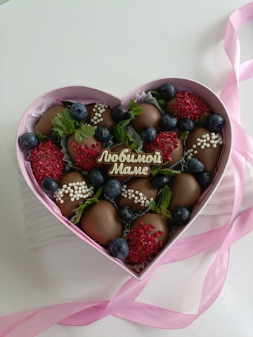 Клубника в шоколаде сердце 