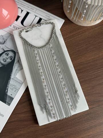 braslet-manzheta-s-cepochkami-dlinnymi-na-vsyu-ladon