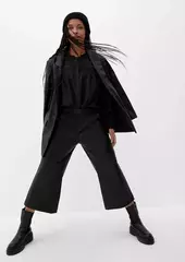 Блузка с оборками на воротнике