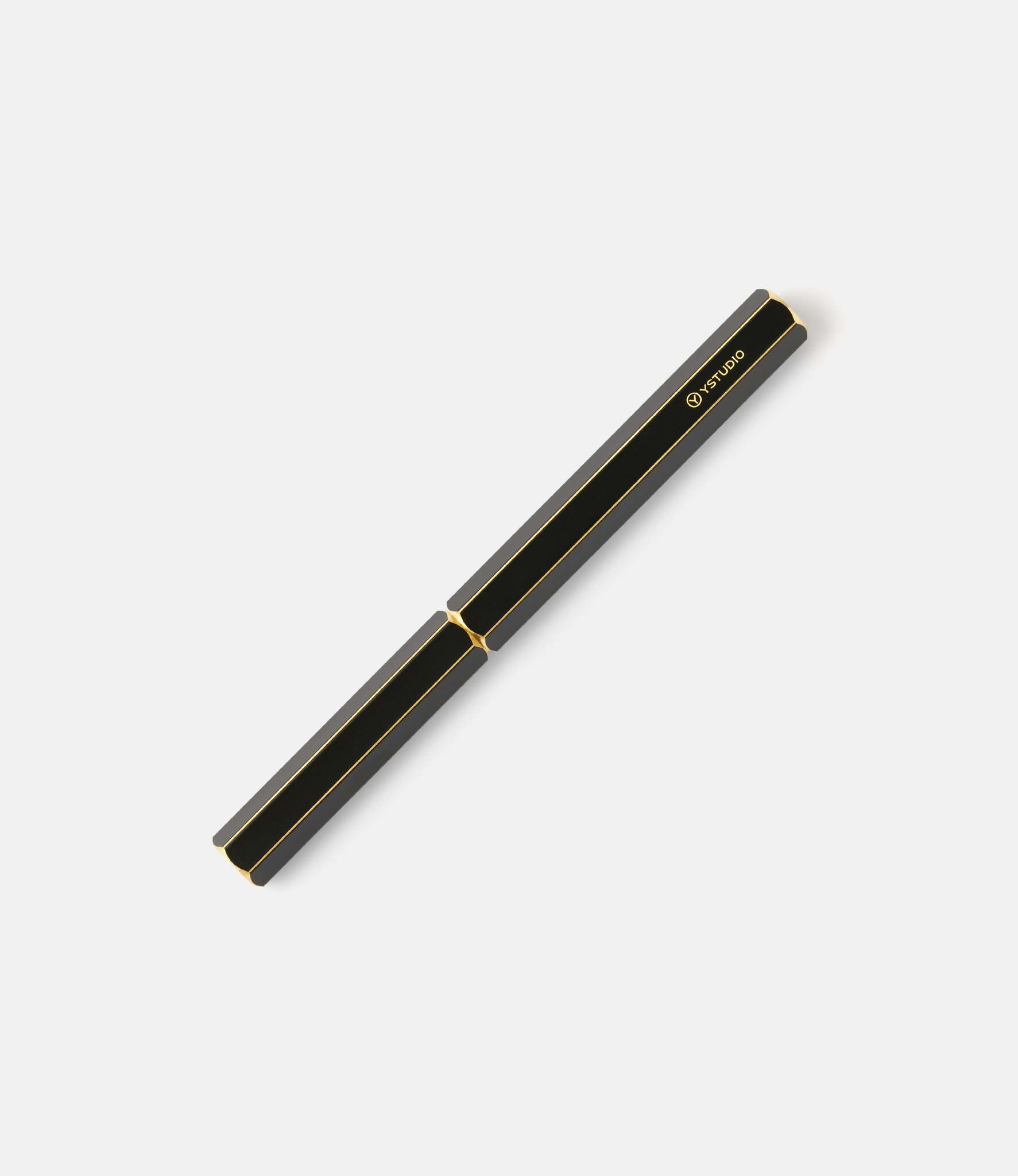 Ystudio Classic Revolve Fountain Pen Black — перьевая ручка из латуни