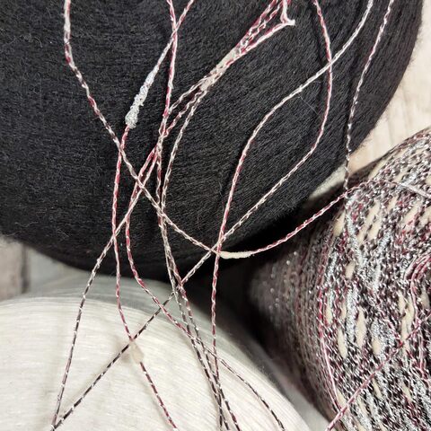 Лен (35%) с люрексом и шишибриками NODINO DI LINO 600 серо-бордовый с серебром