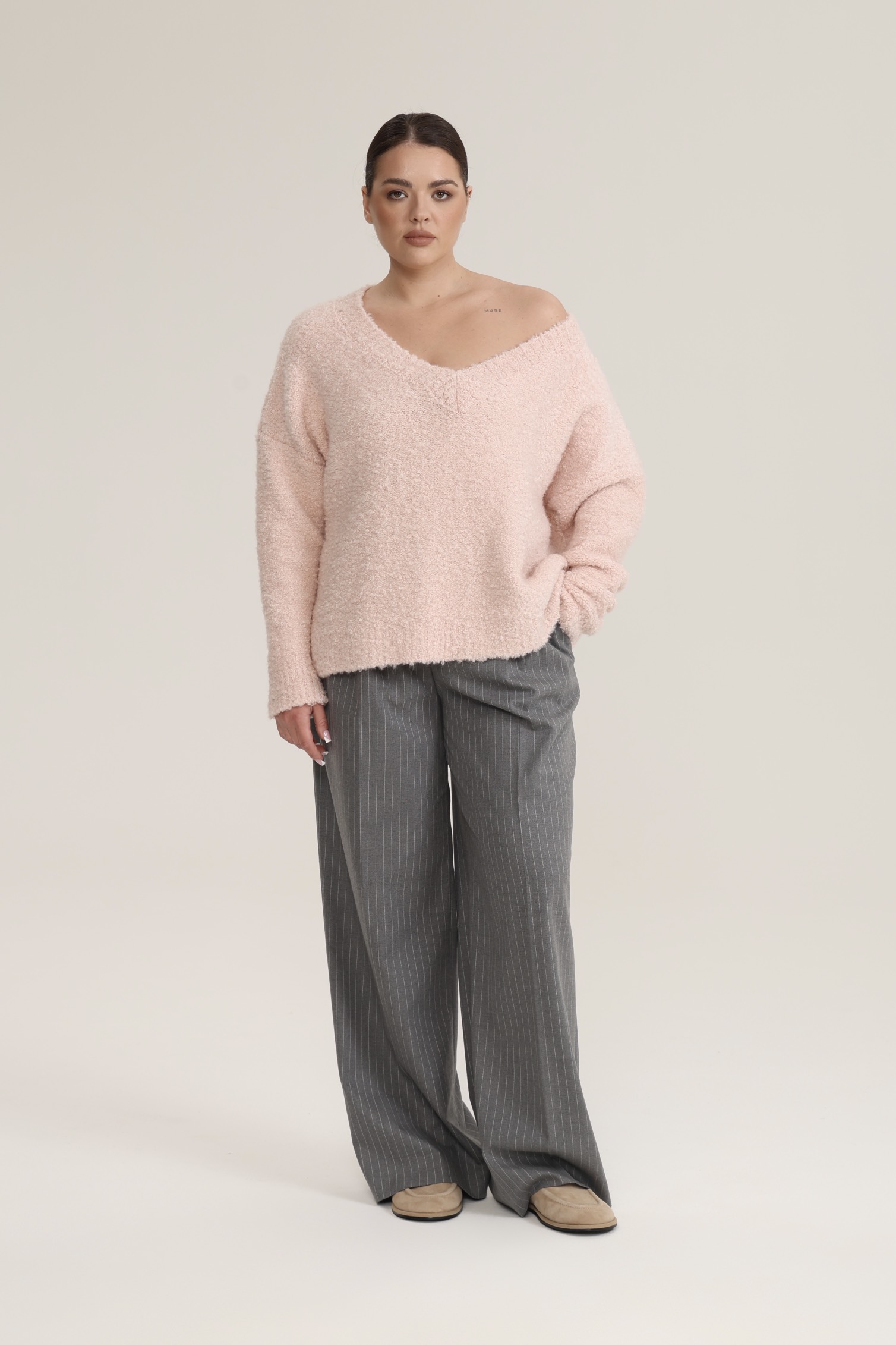 Джемпер букле с V-вырезом, светло-розовый