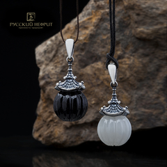 Кулон "Доугун". Чёрный нефрит, серебро.