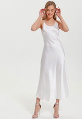 Свадебное платье-комбинация из атласа белого цвета длиной макси