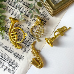 Музыкальные инструменты для кукол, пластиковые, цвет золото, 4 вида.