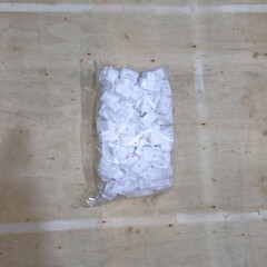 Крепеж-клипса для сантехнических труб для монтажных пистолетов (20 мм, белый, 100 шт/уп)