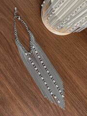 Браслет манжета с цепочками длинными на всю ладонь