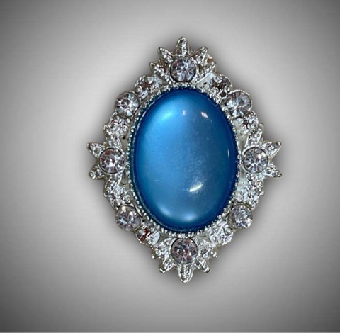 Голубой камень в оправе , в серебре,3,5*2,5см