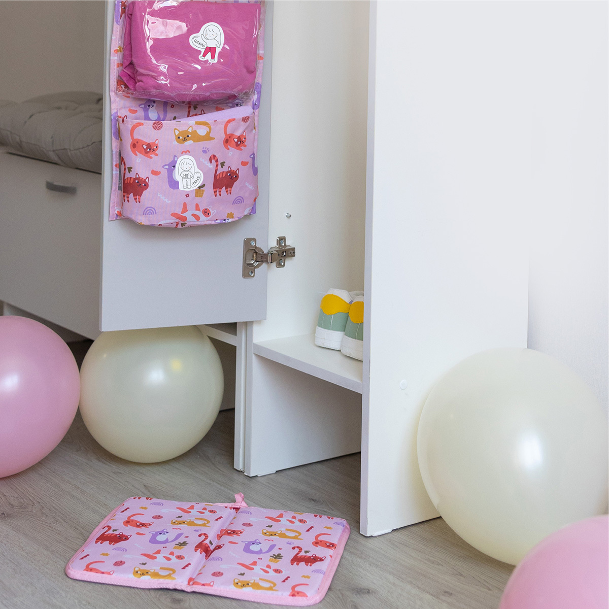 Наклейки в садик для девочек (дети), 3 листа