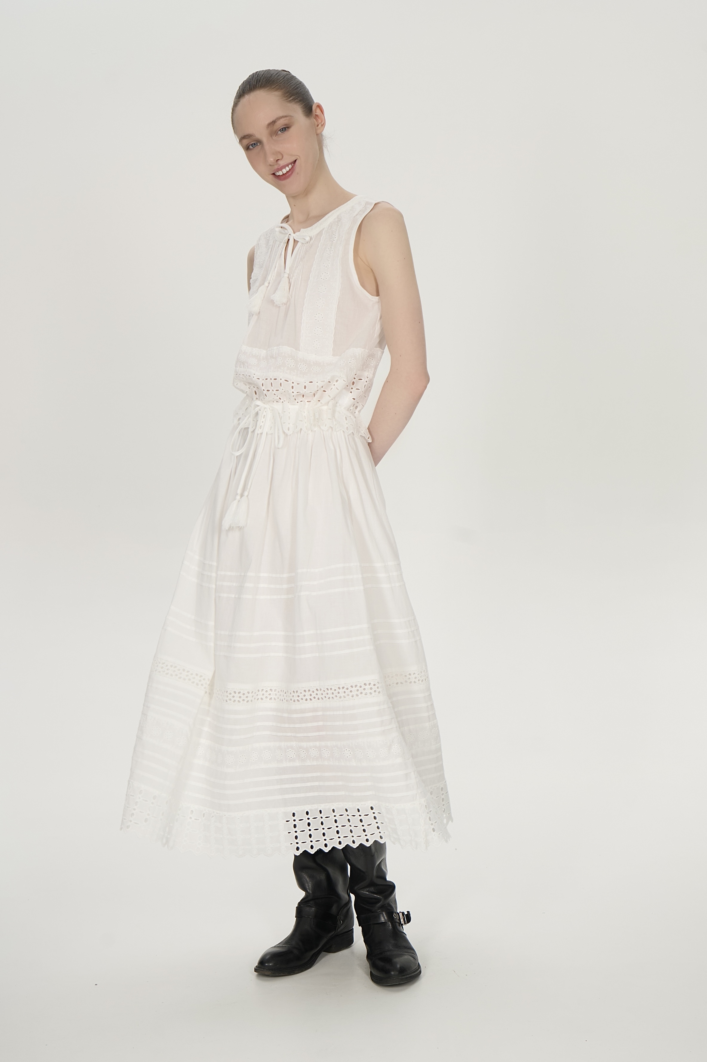 Юбка белая с кружевом