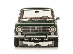 VAZ-2101 Zhiguli Lada 1971 green IST Models 1:18 VVM / VMM