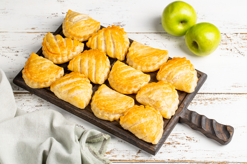 Слойка с яблоком, 12 шт.