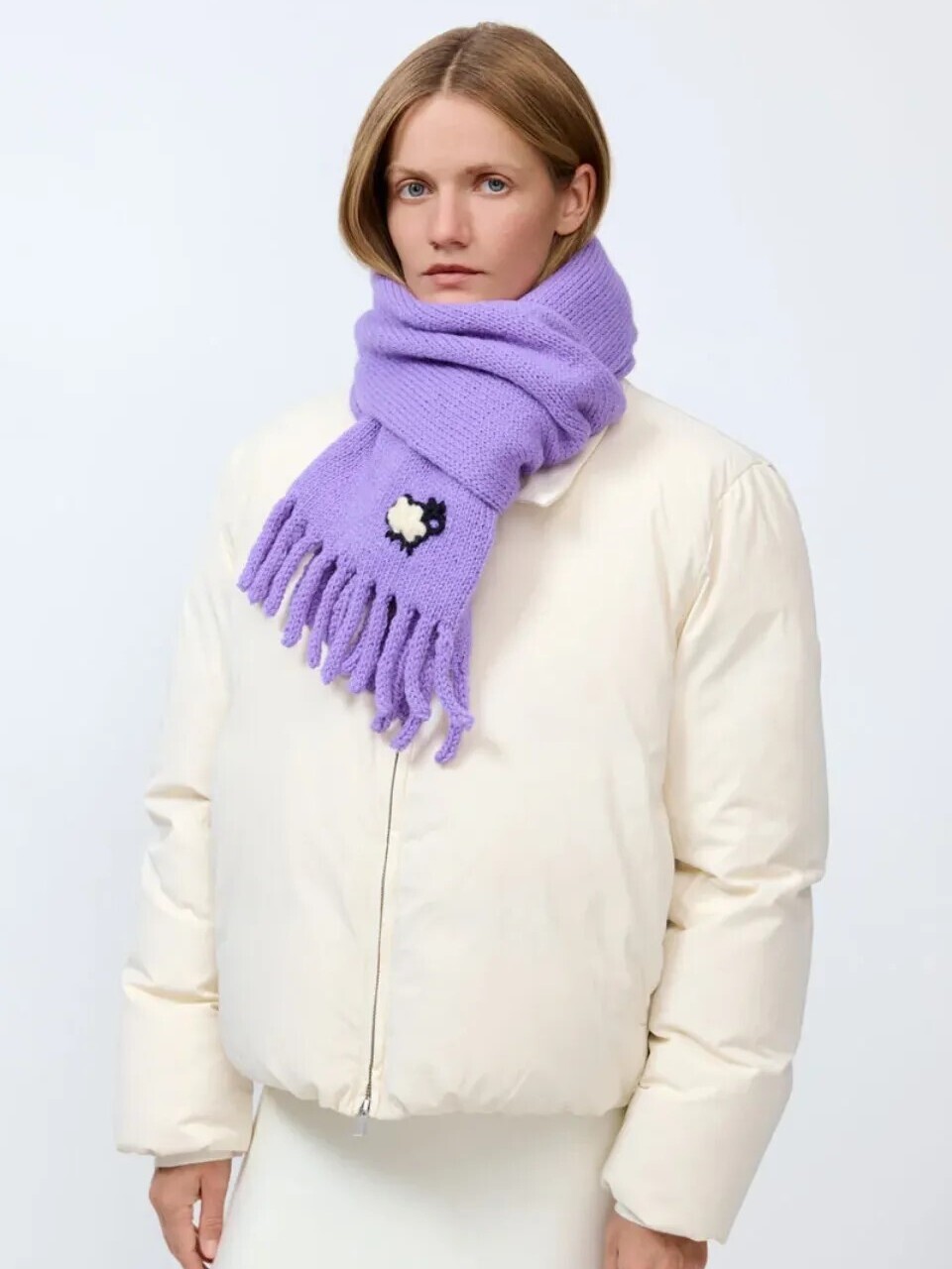 Шарф однотонный с одной овечкой сиреневый