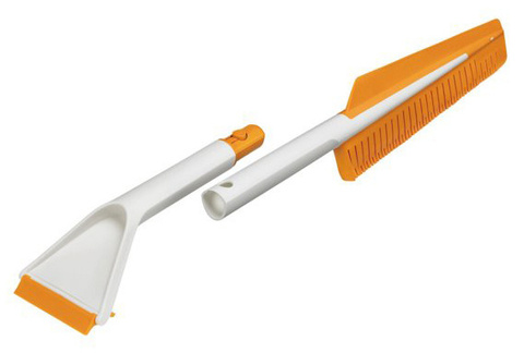 Щетка-скребок Fiskars SnowXpert 67см белый/оранжевый (1019352)