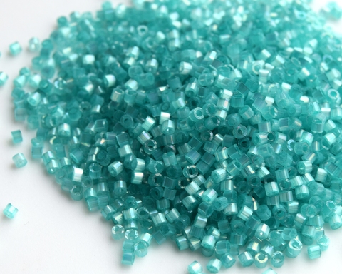 DB-1869 Silk Inside Dyed Green AB