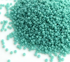 15/0 RR-4475 Duracoat opaque sea opal