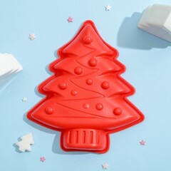 Форма силиконовая «Ёлочка с гирляндой», 17х16х3 см