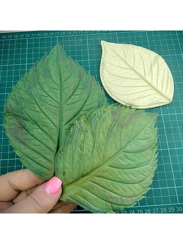 Молды пластиковые листья универсальные 3шт