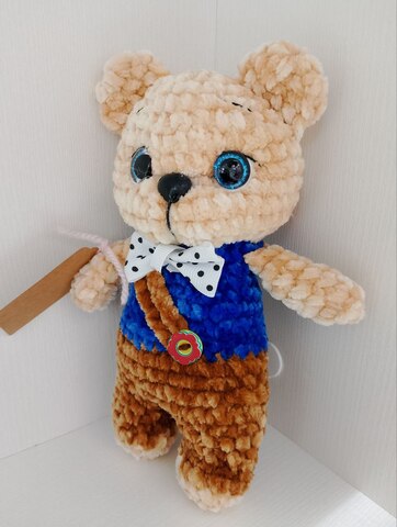 Мишка в синей кофте