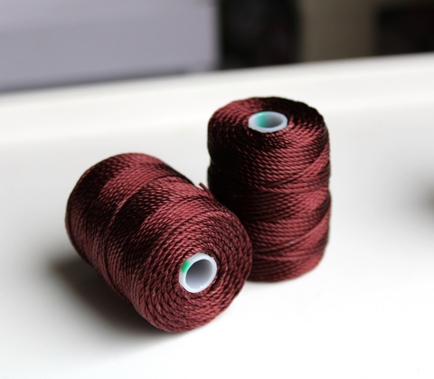 Нитки C-Lon cord tex 400 (0,9мм) Black Currant