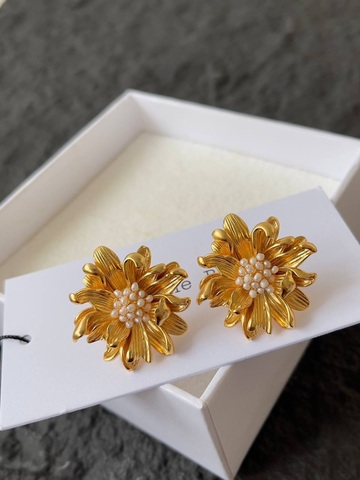 Серги Simone Rocha