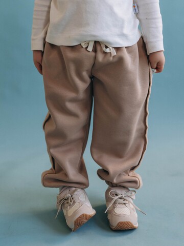 Джоггеры, Арахис