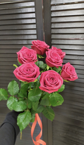 Букет из 7 голландских роз 60 см ( цвет роз на выбор красные, розовые, кремовые или белые) #2004