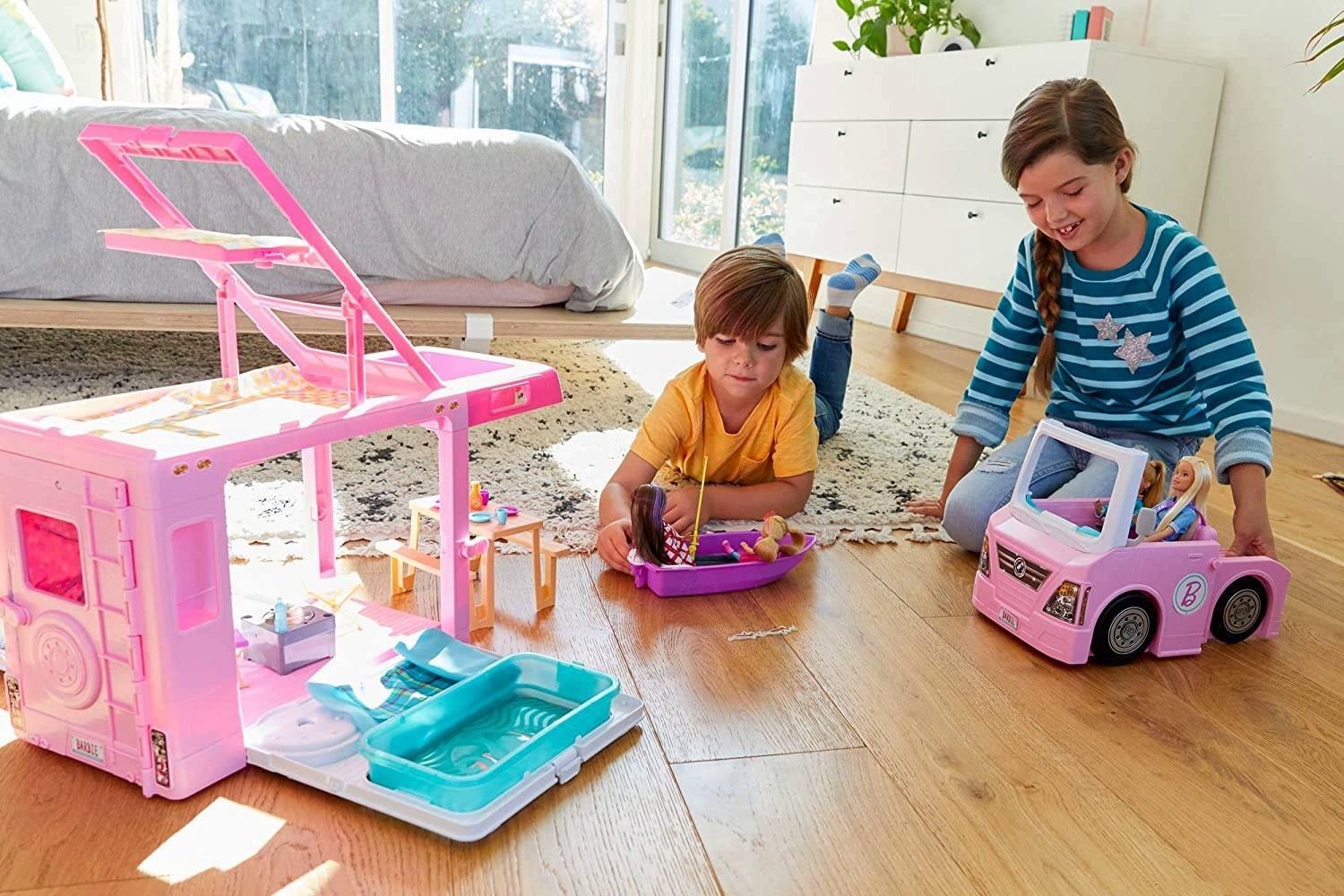 Дом на колесах с бассейном барби