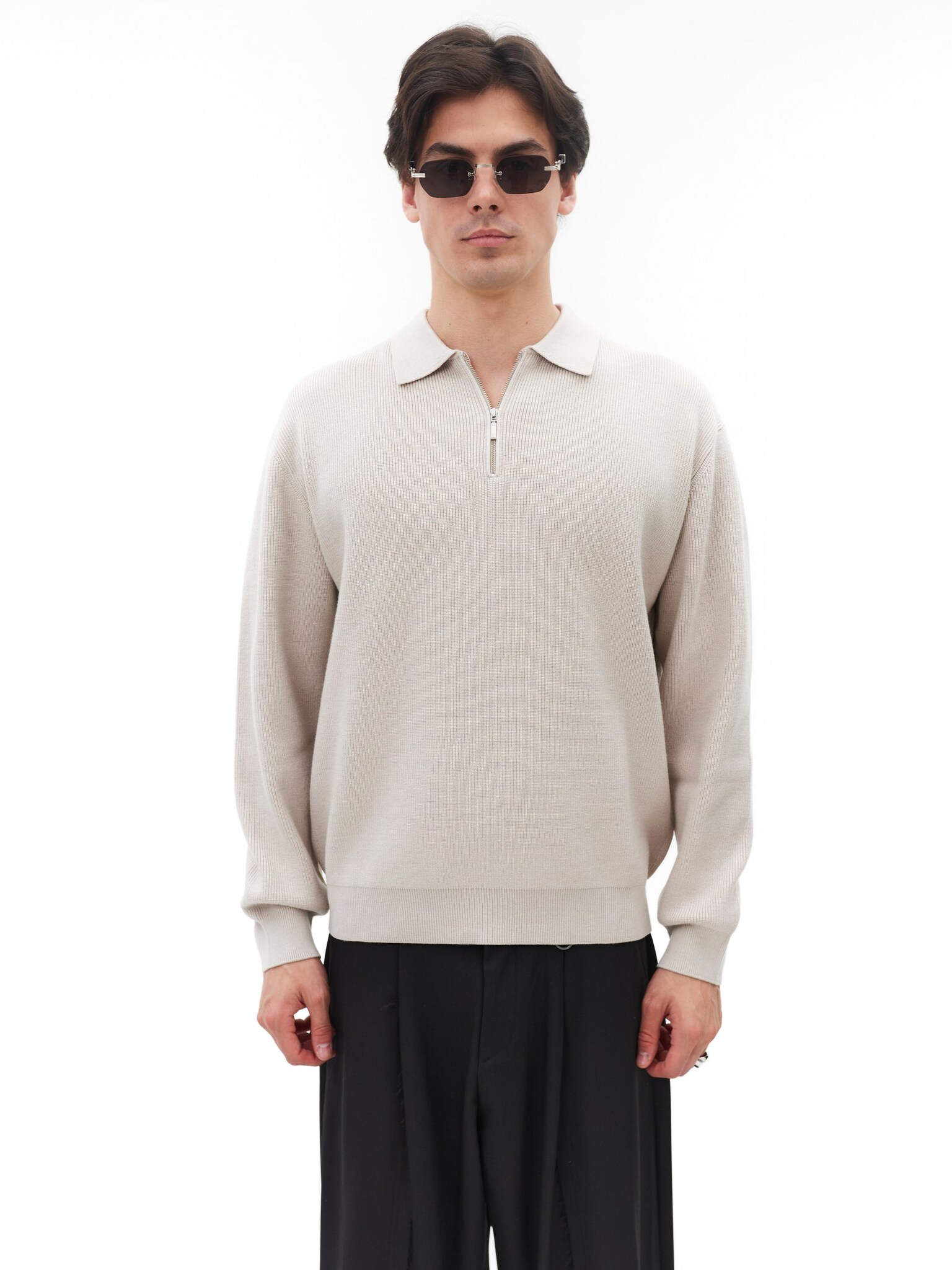 Бежевый джемпер LAINE с воротником-поло на молнии