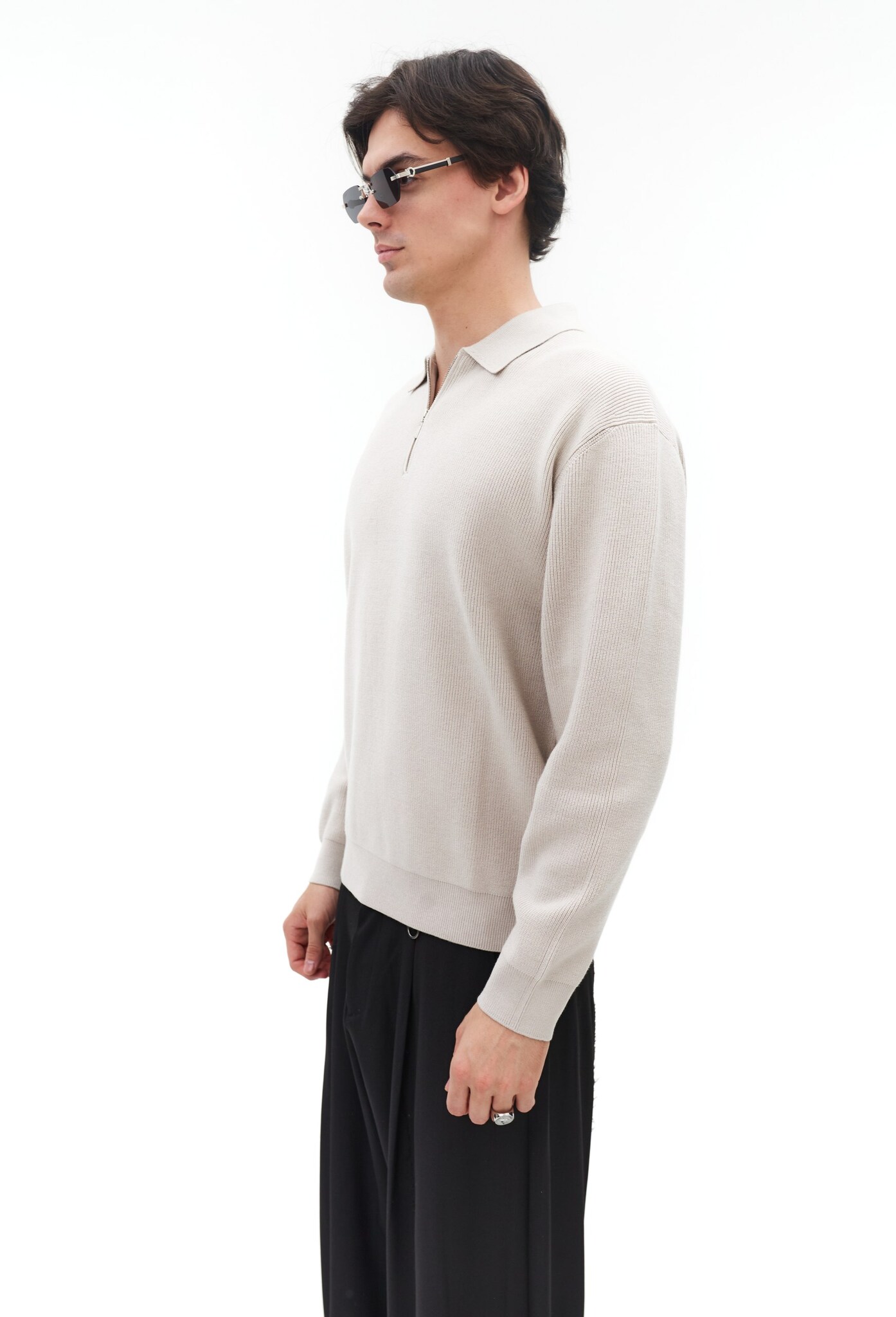 Бежевый джемпер LAINE с воротником-поло на молнии