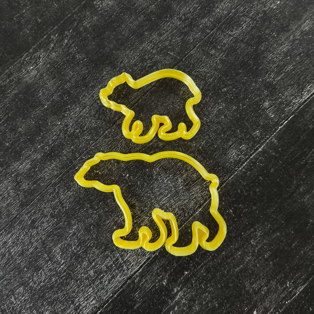 Медведица с медвежонком