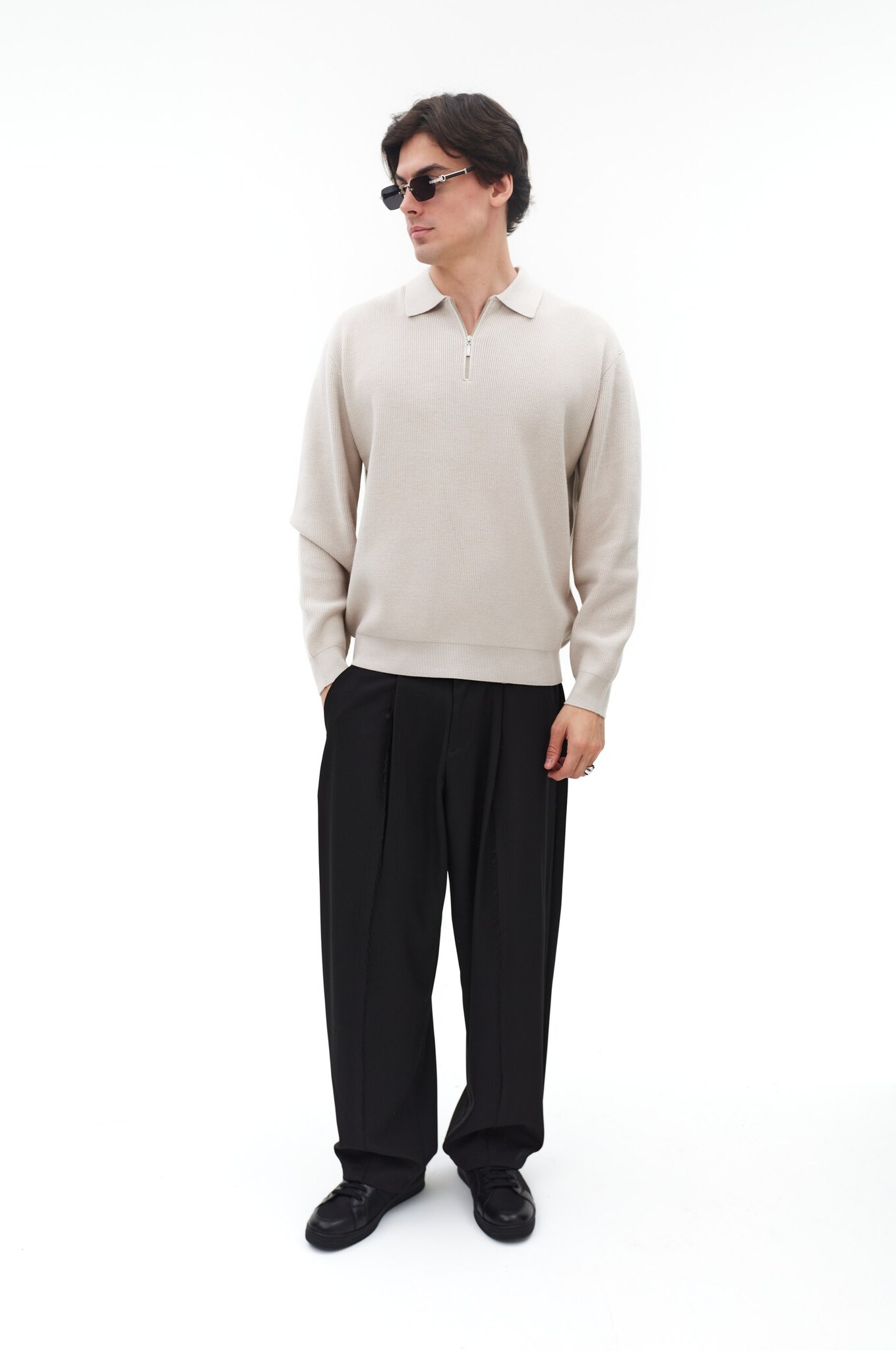 Бежевый джемпер LAINE с воротником-поло на молнии