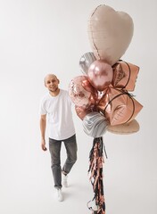 Связка гелиевых шаров Подарок