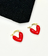 Серьги минисердечки с красной эмалью