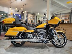 Мотоцикл Harley-Davidson CVO Road Glide Limited (Hightail Yellow Pearl)