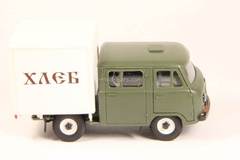 UAZ-39094 Farmer Van Bread delivery (plastic) Agat Mossar Tantal 1:43