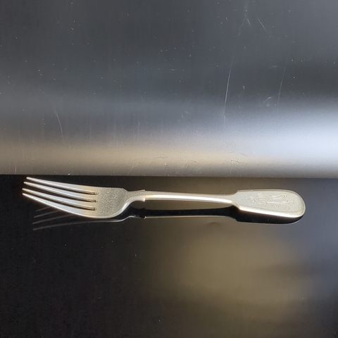 №6 Столовая вилка серебро 84 пробы. Российская Империя. Вес 72,8 грамма. Хлебниковъ 1908-1917 гг