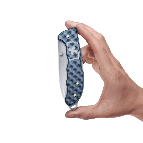 Нож Victorinox Evoke Alox LE 2026, Glacial Blue (0.9415.L26)