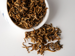 Ми Сян Цзинь Я "Золотые Почки", Красный чай